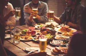 Harmonize as cervejas com pratos variados